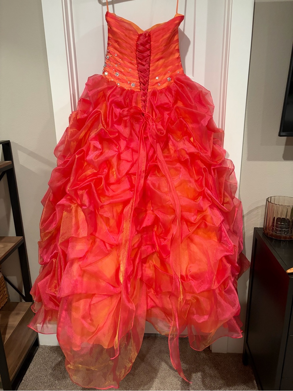 Formal dress - Picture 3 of 6